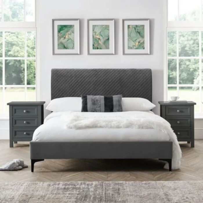 Black Fabric Tufted Bed
